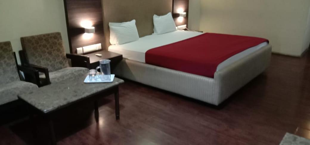 Hotel Jaya International Хайдарабад Экстерьер фото