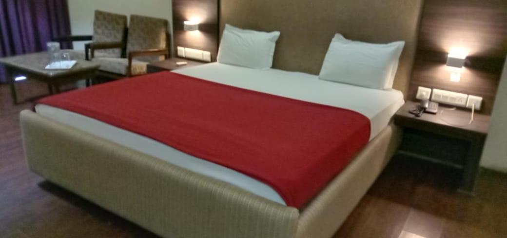 Hotel Jaya International Хайдарабад Экстерьер фото
